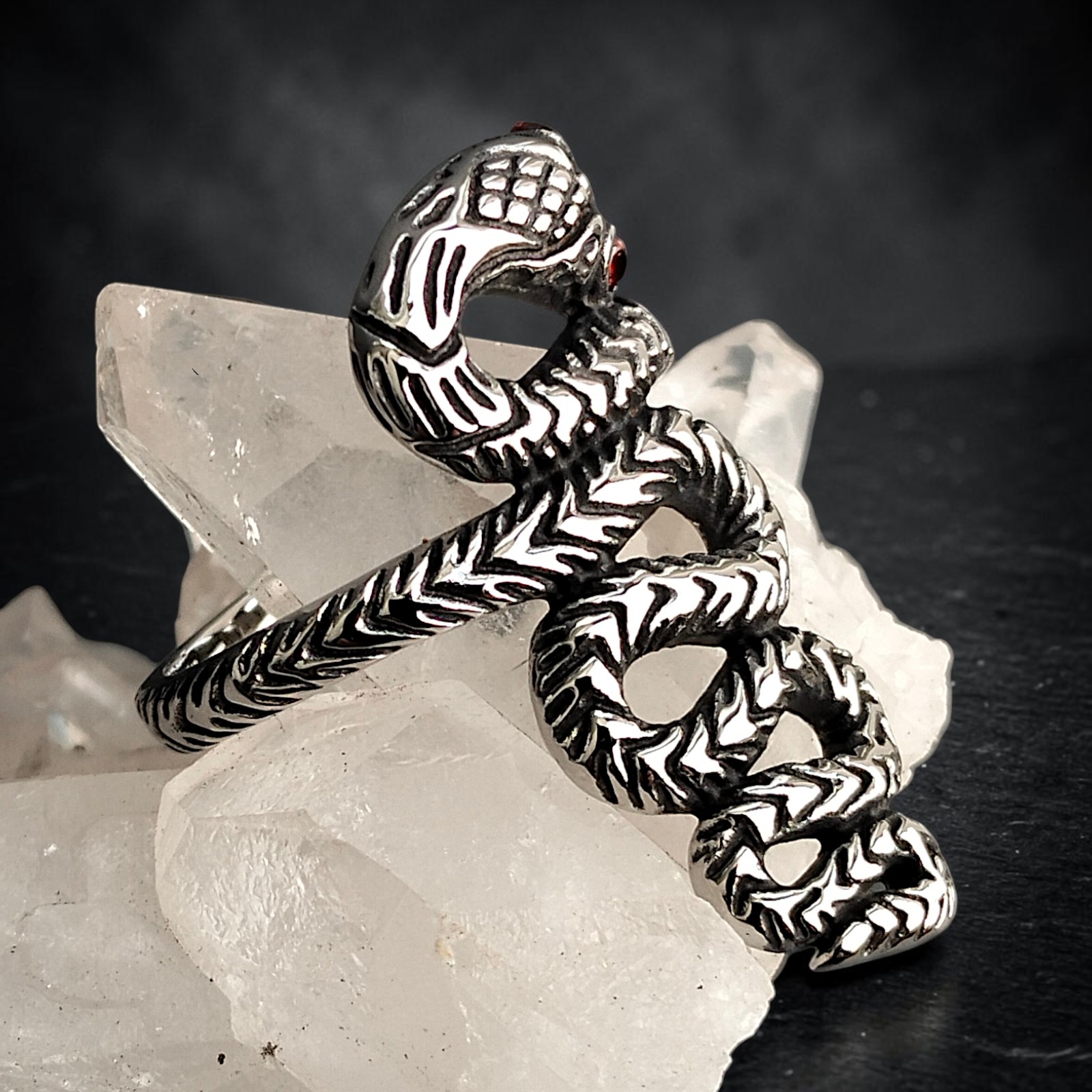 Ring Große Schlange aus Edelstahl, silberfarben mit Zirkonia, 31 mm breit