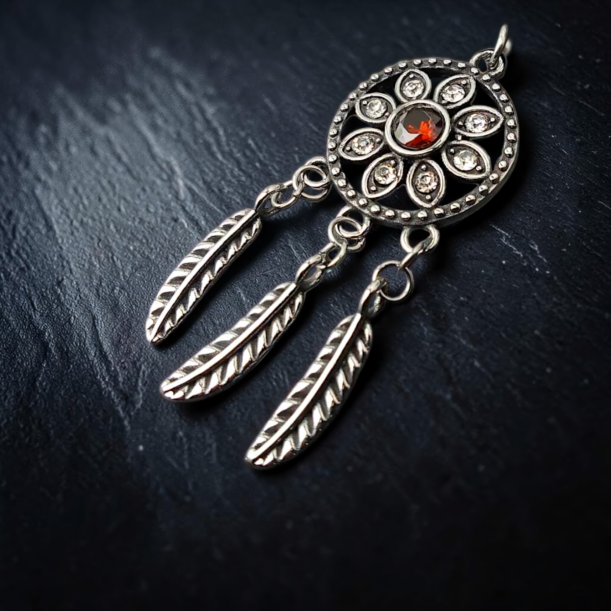 Traumfänger Anhänger mit roten und weißen Zirkonia aus Edelstahl Dreamcatcher