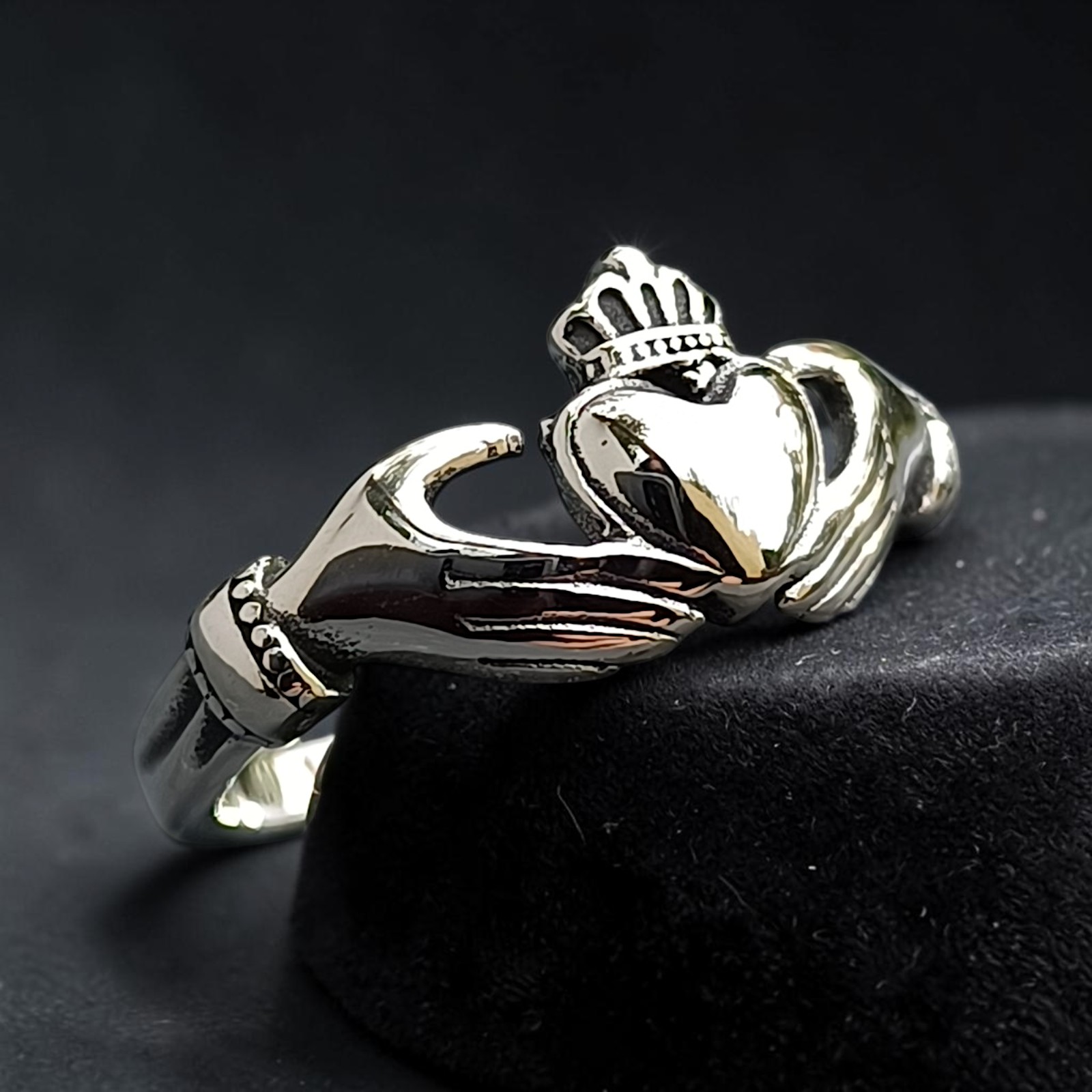 Ring Claddagh aus Edelstahl, silberfarben mit Herz, 10 mm hoch