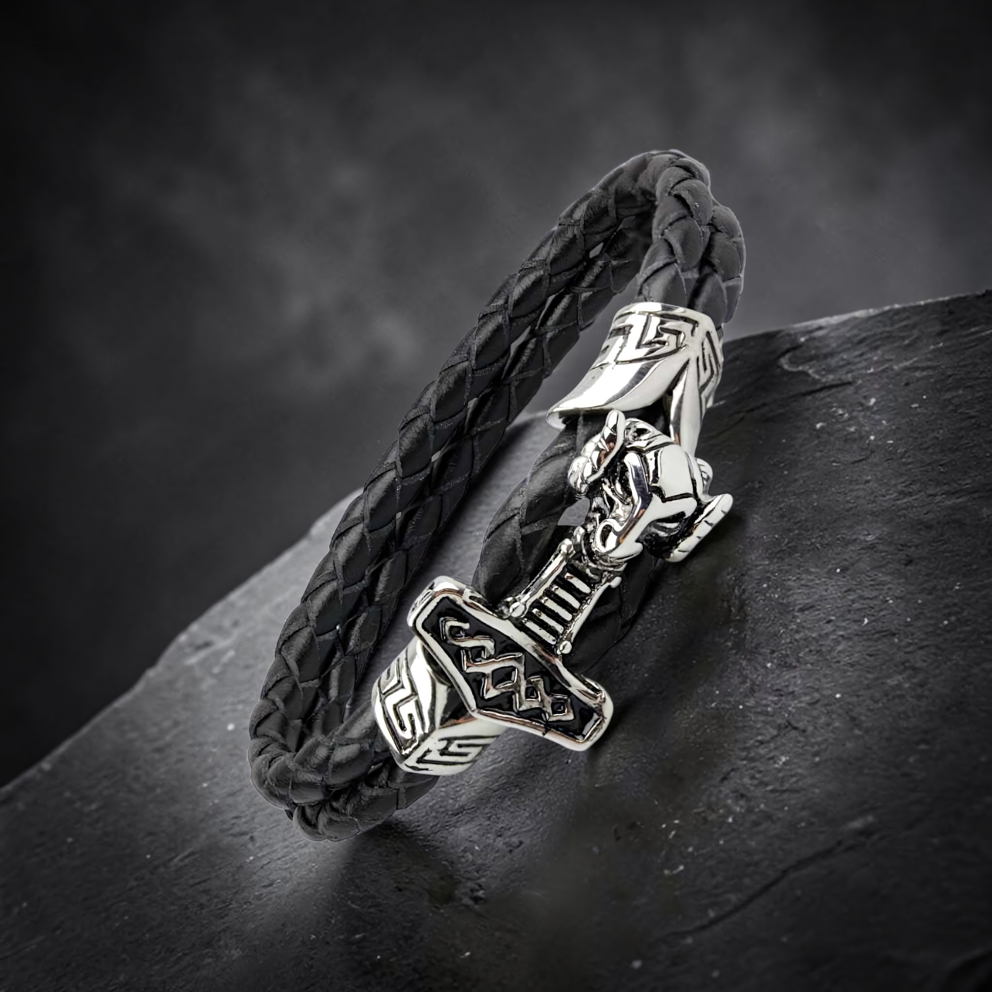 Schwarzes Armband Thors Hammer mit Widderkopf - Edelstahl mit Kunstleder