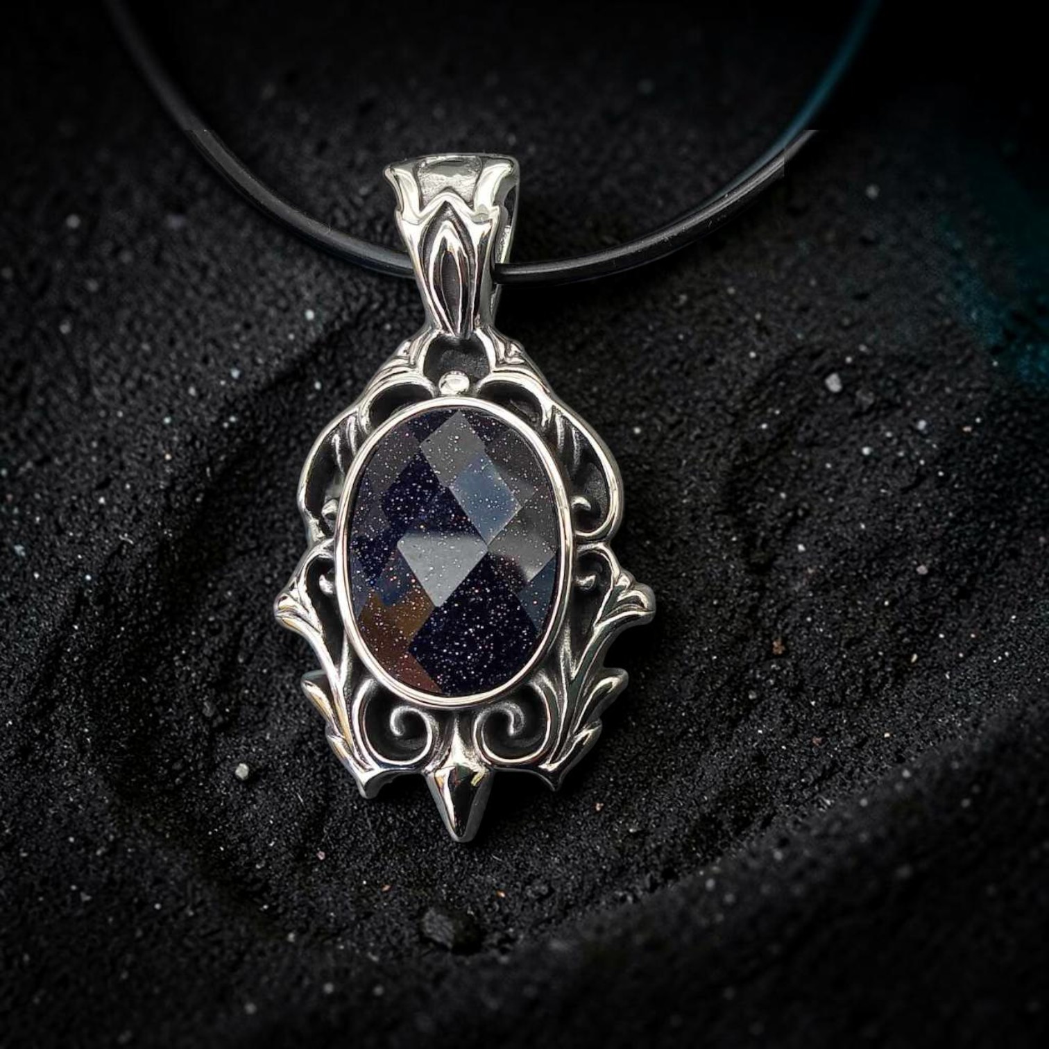 Anhänger Art Nouveau mit blauem Zirkonia aus Edelstahl, silberfarben