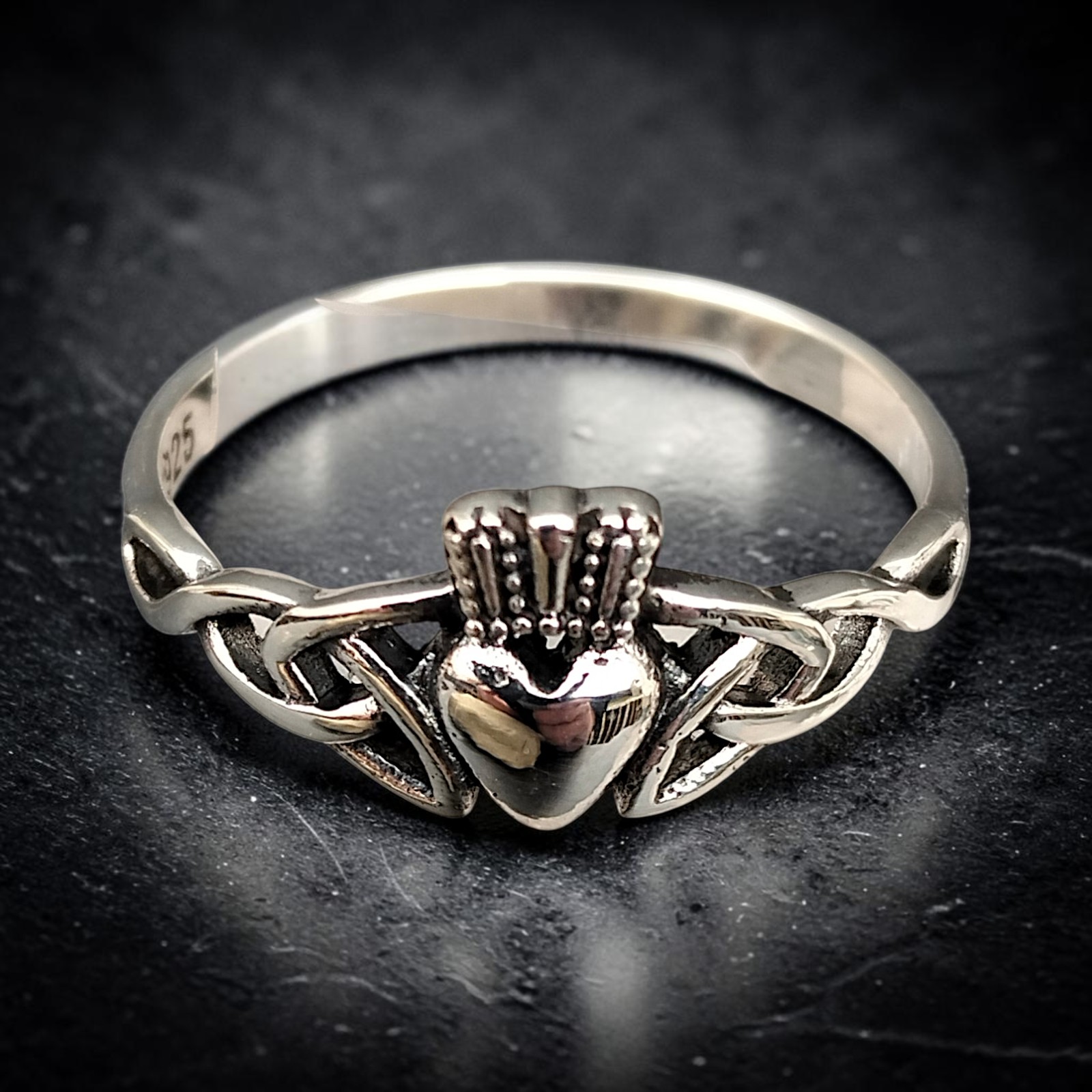Filigraner Ring Claddagh mit Herz Krone Hände - 925 Sterling Silber