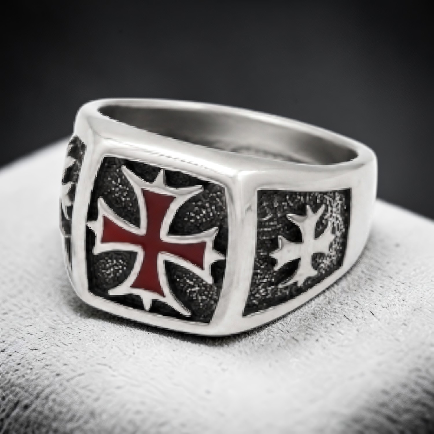 Ring Red Iron Cross aus Edelstahl – Toms-Silver Schmuck