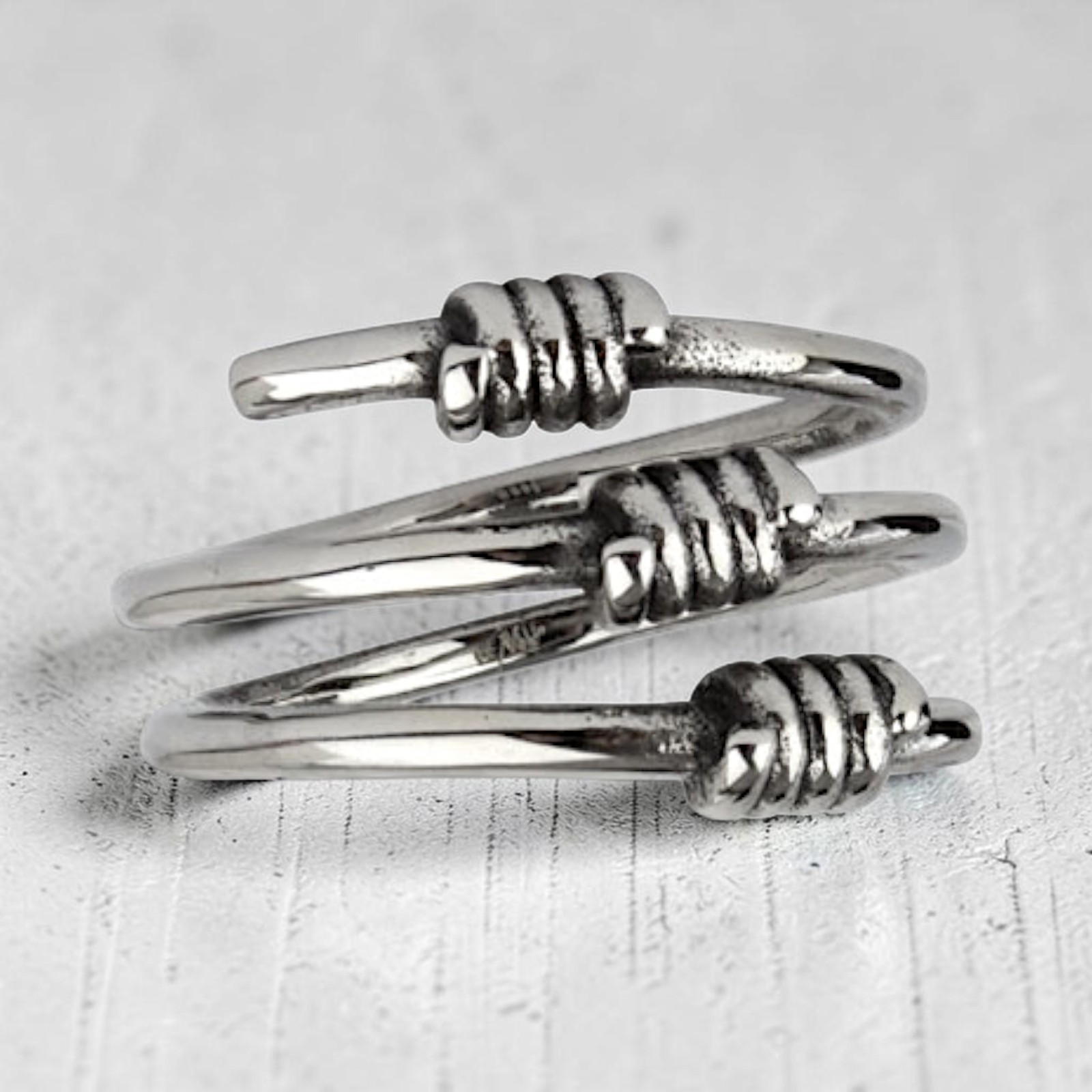 Ring Stacheldraht aus Edelstahl – Toms-Silver Schmuck