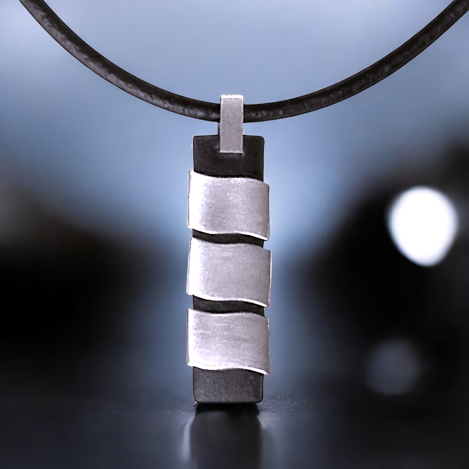 HIM Edelstahlanhänger mit Lederband 45 cm