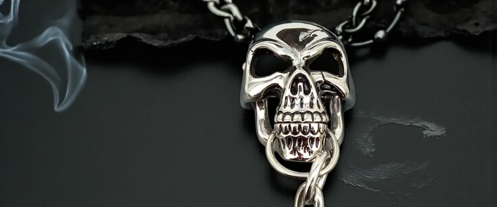 skull-schmuck-totenkopf-hero