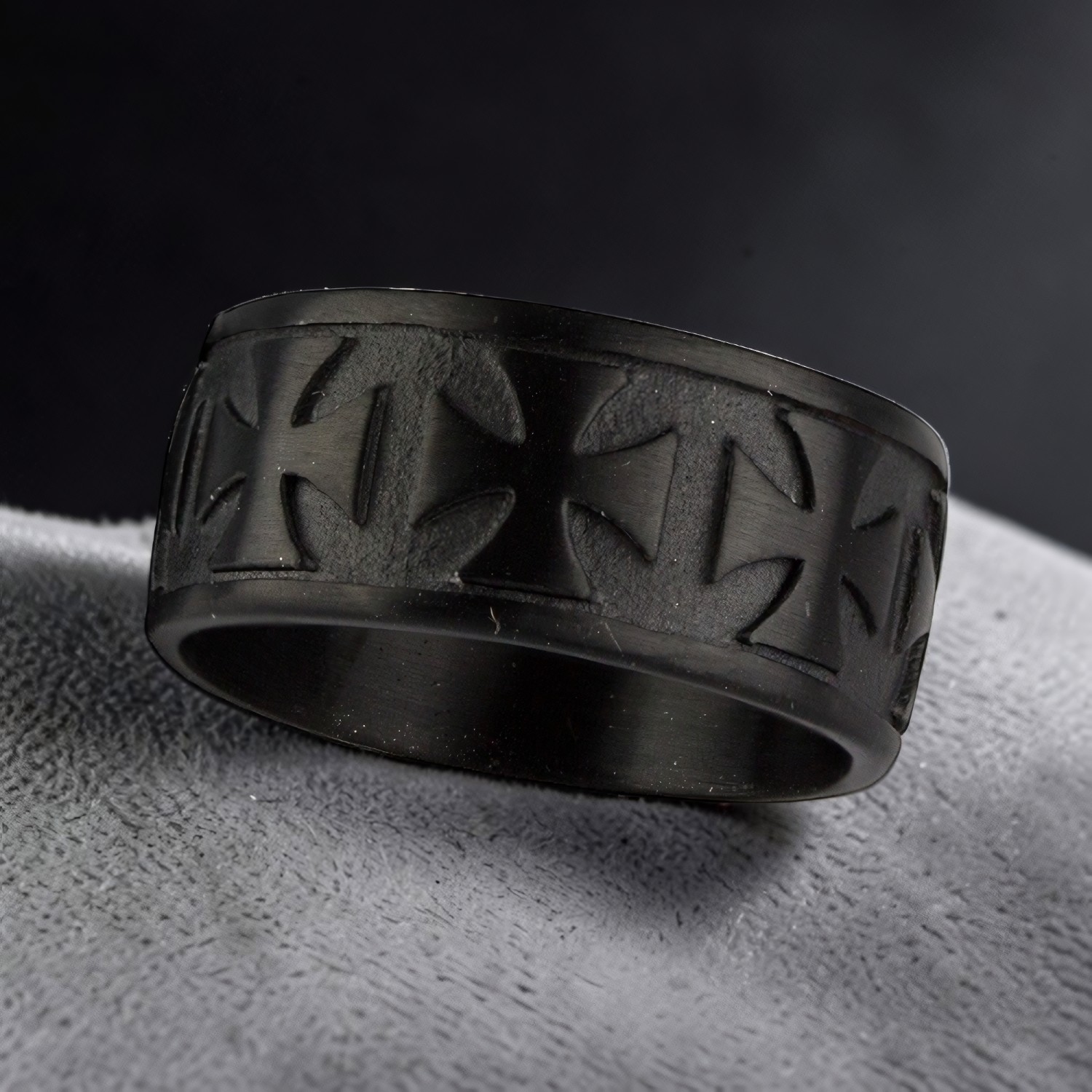 Ring Black Iron Cross aus Edelstahl – Toms-Silver Schmuck
