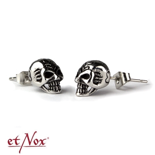 Totenkopf-Ohrstecker mit sichtbaren Stiften
