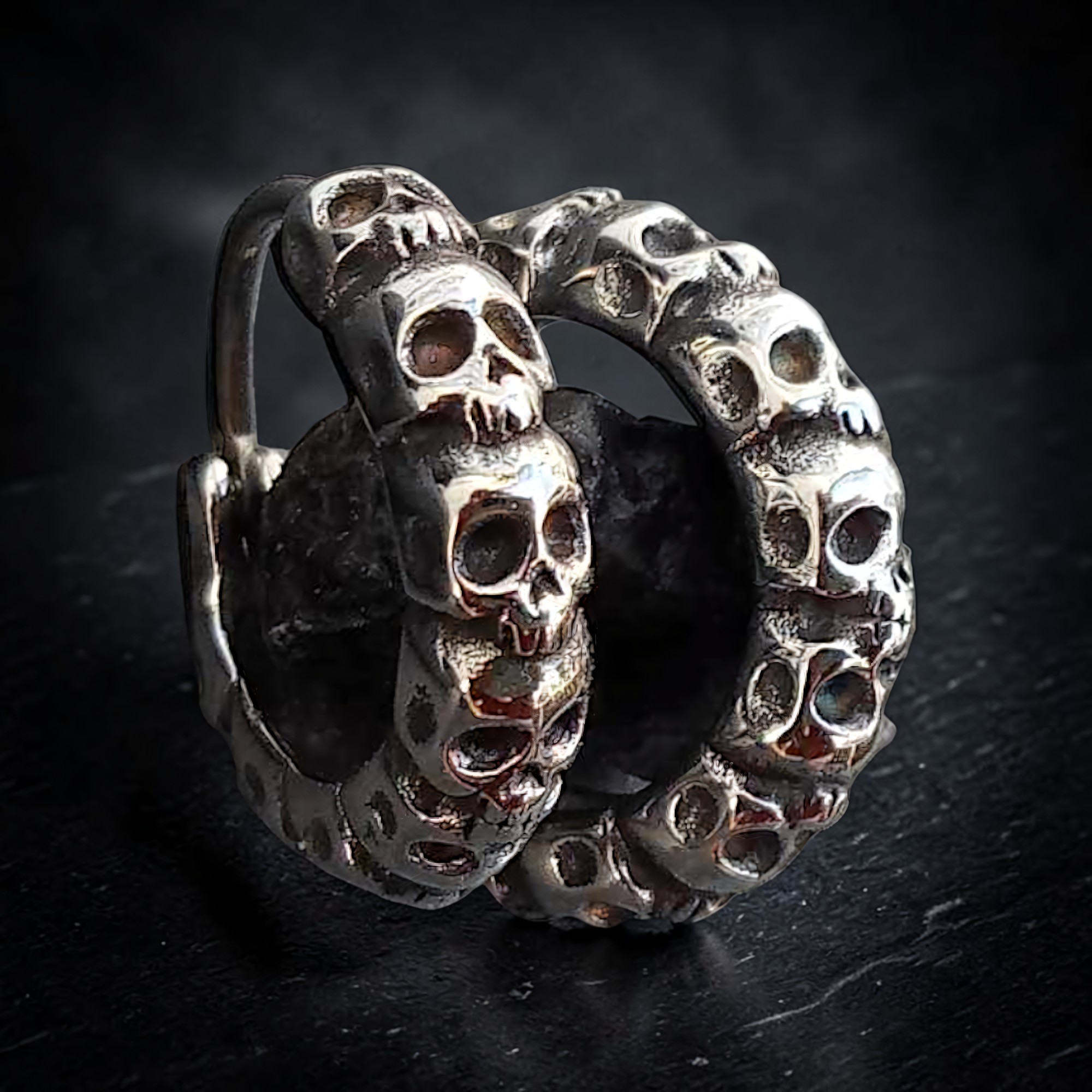 Totenkopf Creole Skull Ohrringe silber aus Edelstahl