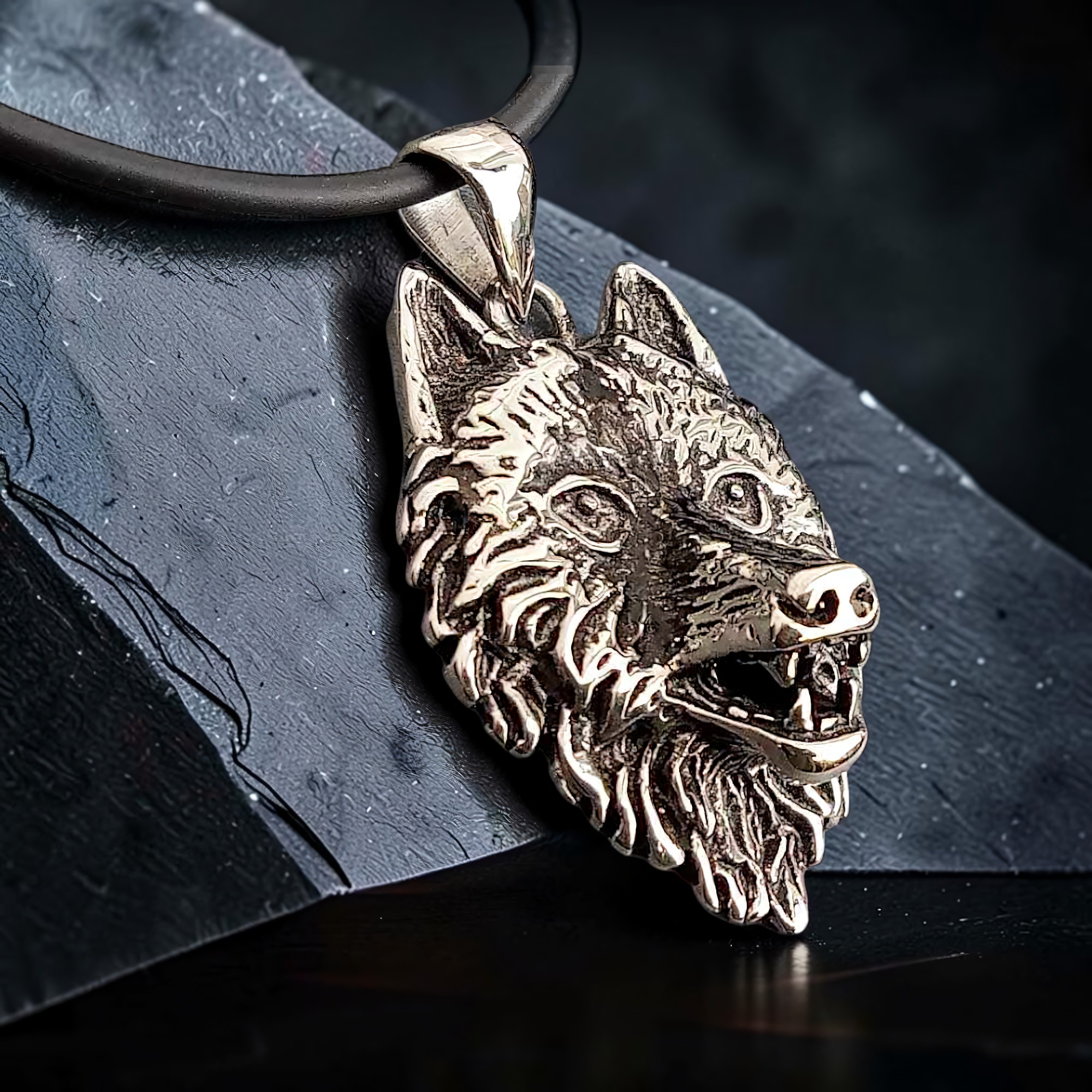 Wolf Anhänger Wolfskopf aus Edelstahl