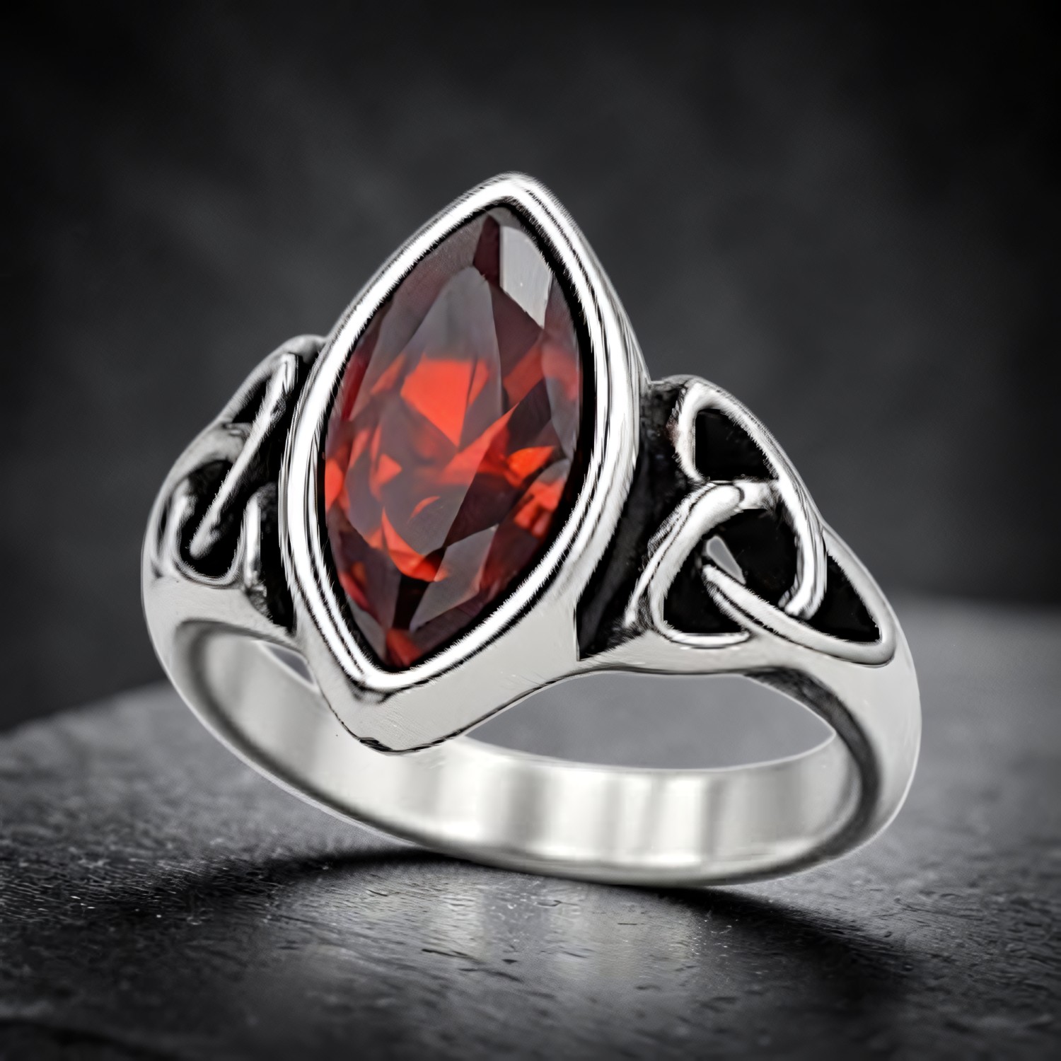 Ring Celtic Red aus Edelstahl – Toms-Silver Schmuck