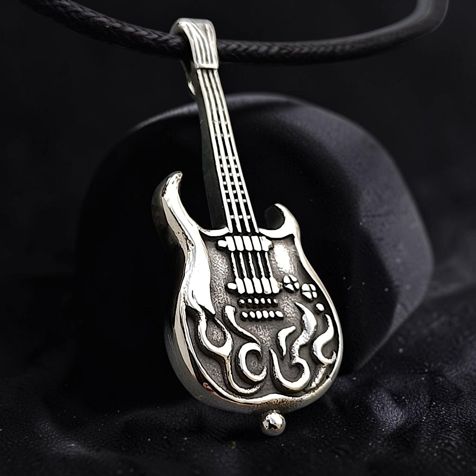 Anhänger Flaming Guitar - Edelstahl, silberfarben, 3,7 cm