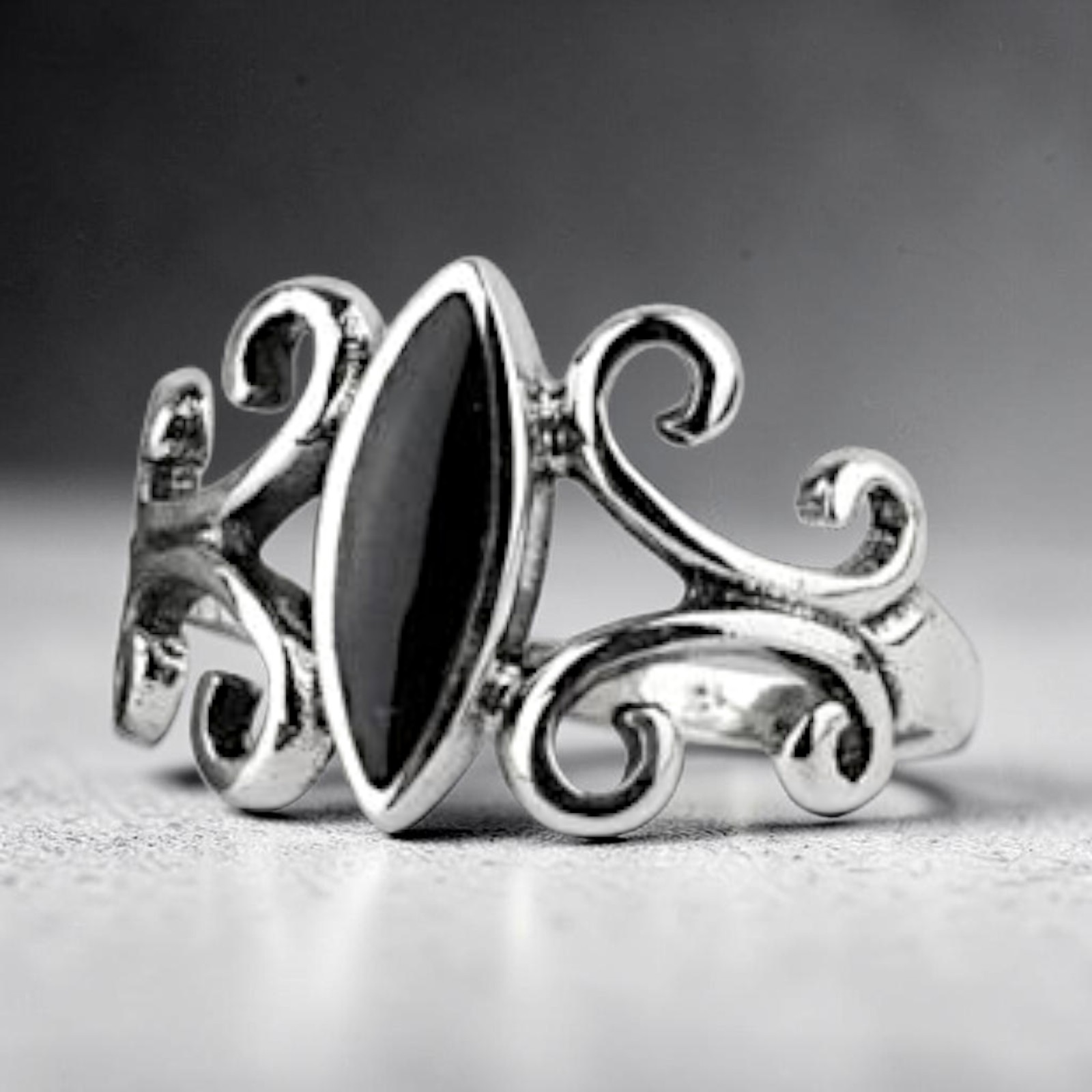 Ring Black Ornament aus Edelstahl – Toms-Silver Schmuck