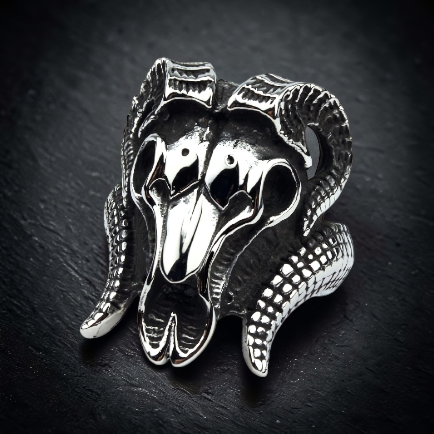 Ring Ram Head aus Edelstahl – Toms-Silver Schmuck