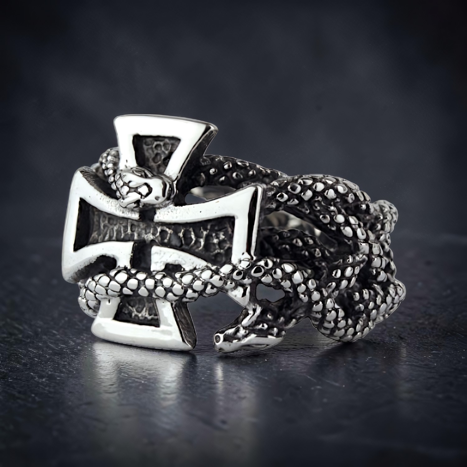 Ring Eisernes Kreuz aus Edelstahl – Toms-Silver Schmuck