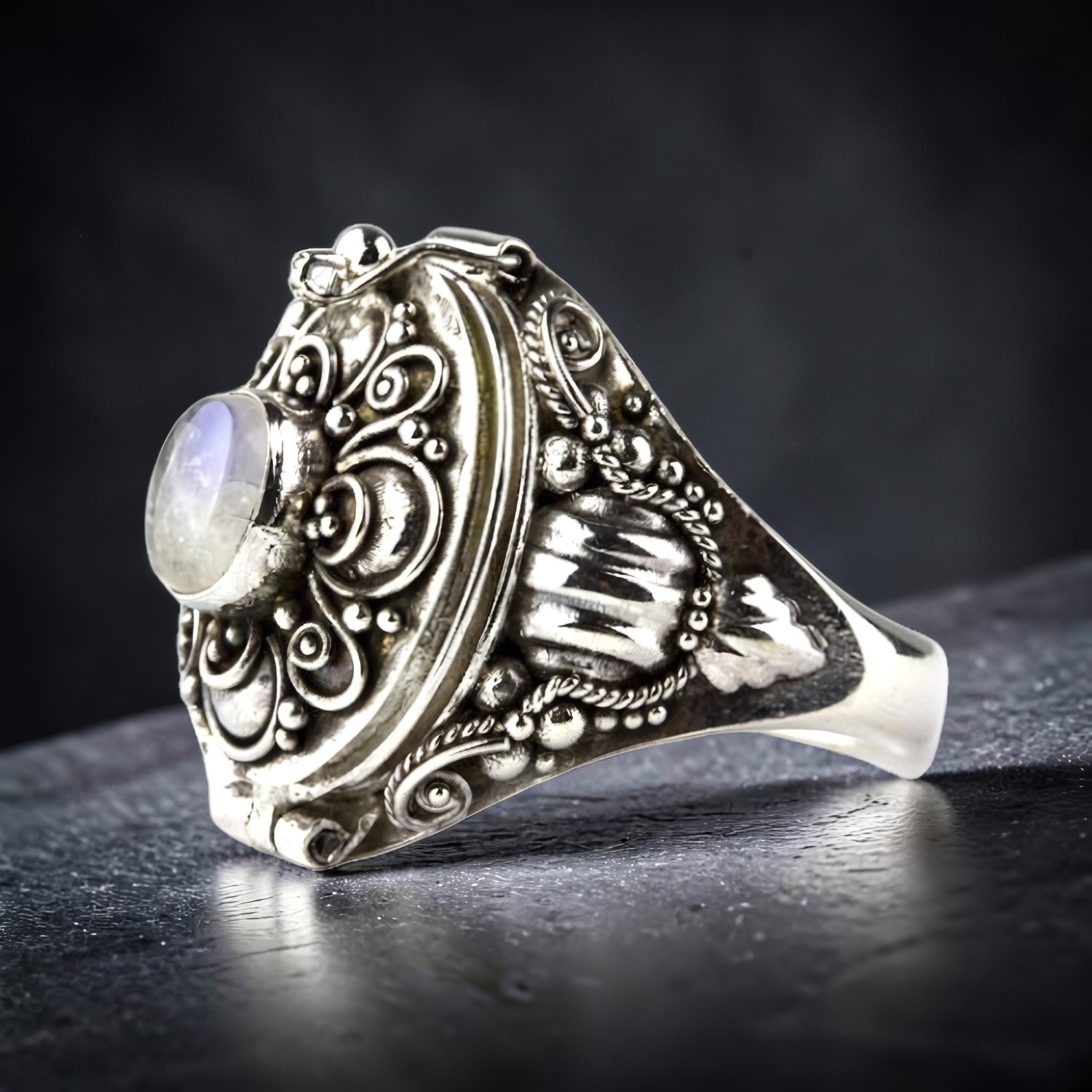 Giftring mit Regenbogenmondstein aus 925 Silber – Toms-Silver Schmuck