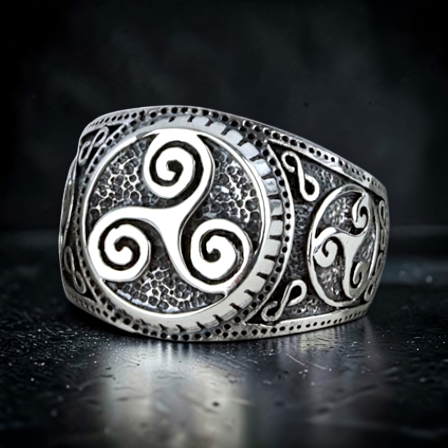 Ring Triskele aus Edelstahl – Toms-Silver Schmuck