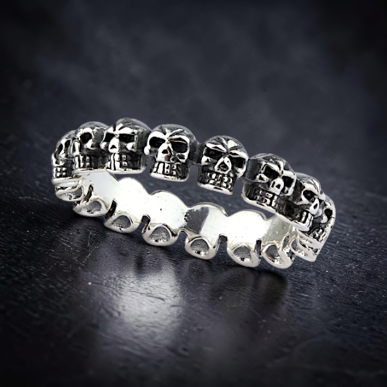 Ring 1000 Skulls aus 925 Silber – Toms-Silver Schmuck