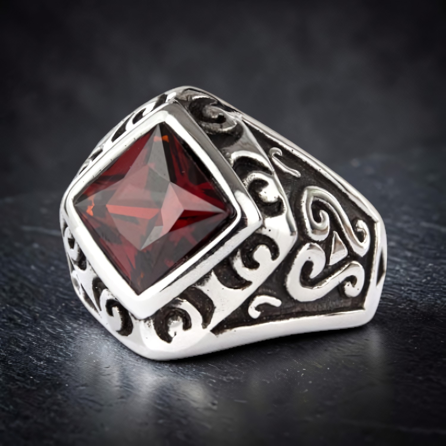 Ring Red Square aus Edelstahl – Toms-Silver Schmuck