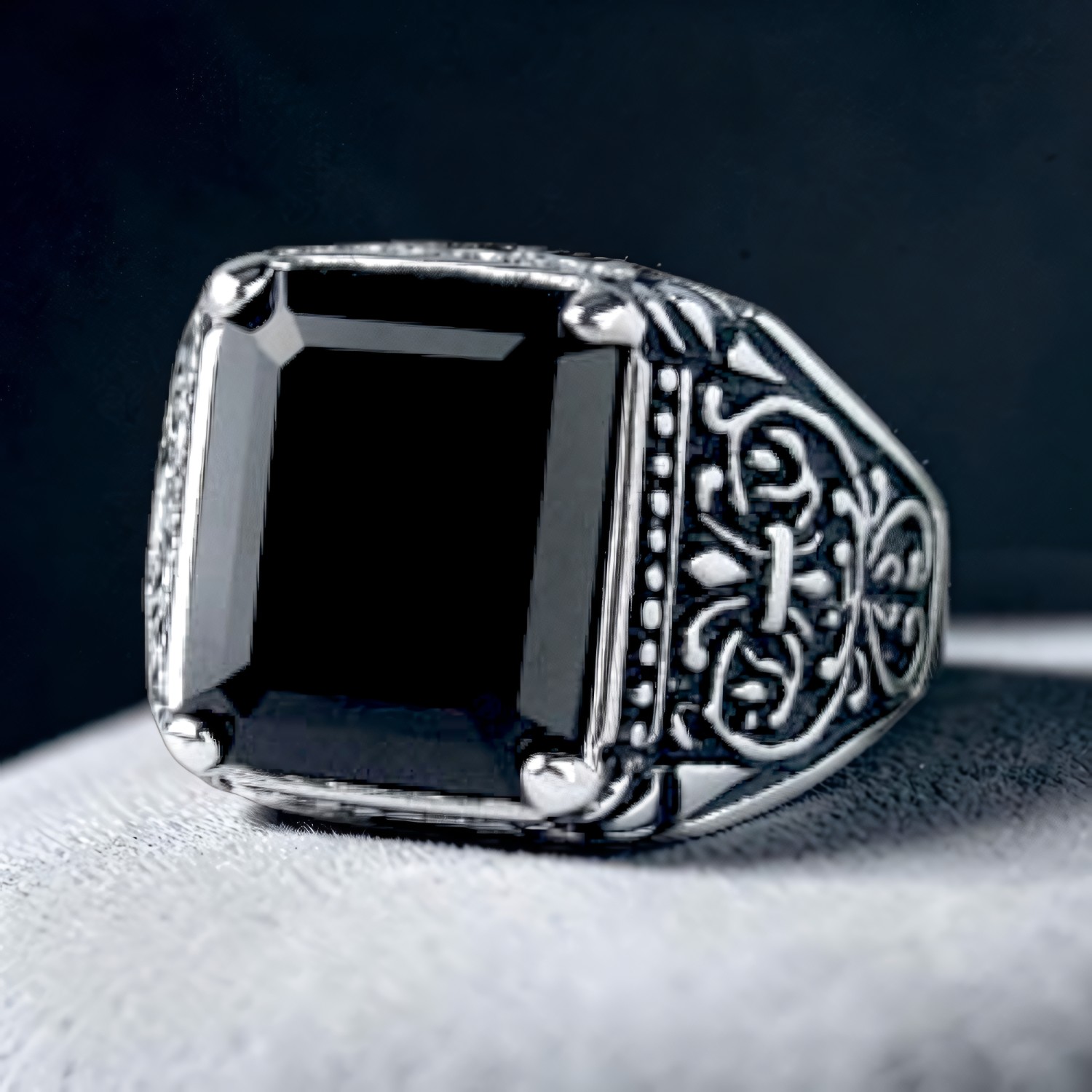 Ring Black Ornament aus Edelstahl – Toms-Silver Schmuck