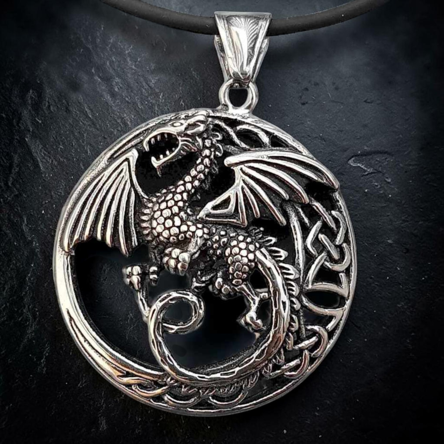 Drachen Anhänger mit keltischen Knoten Drachen-Amulett aus Edelstahl
