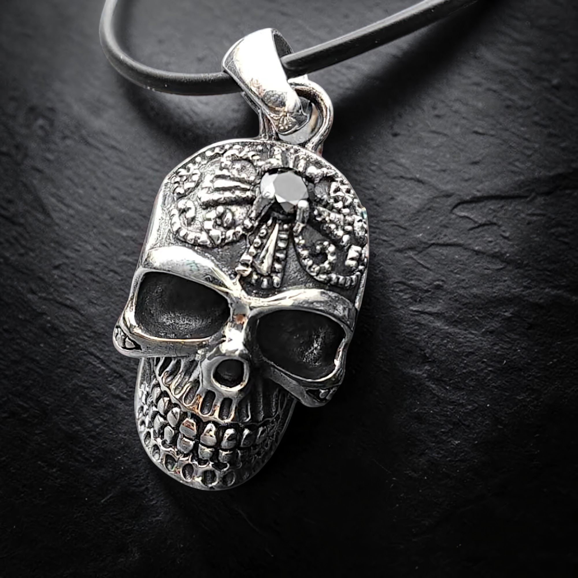 Totenkopf Anhänger Gothic Skull 925 Silber mit schwarzem Stein Zirkonia