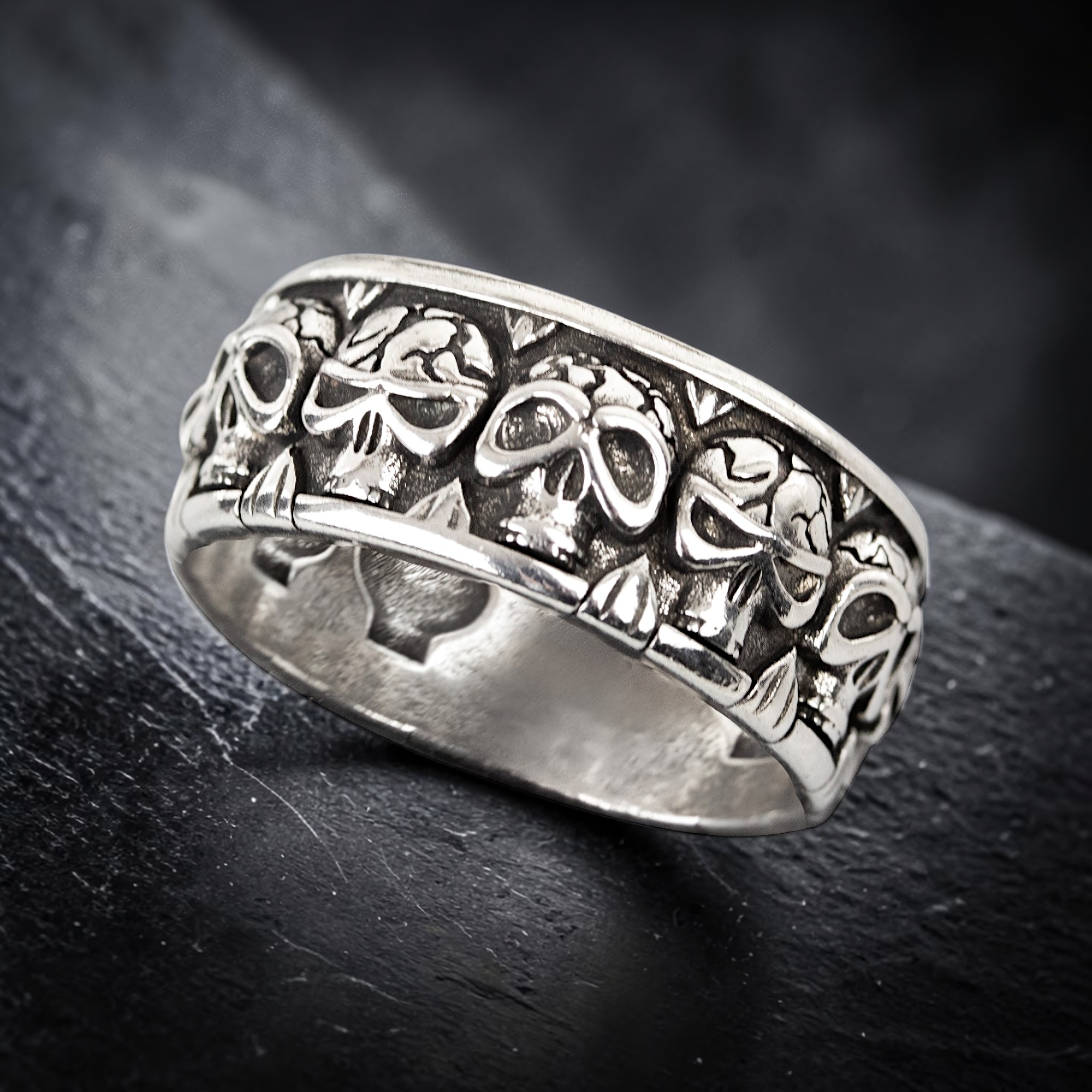 Ring Skulls aus Edelstahl – Toms-Silver Schmuck