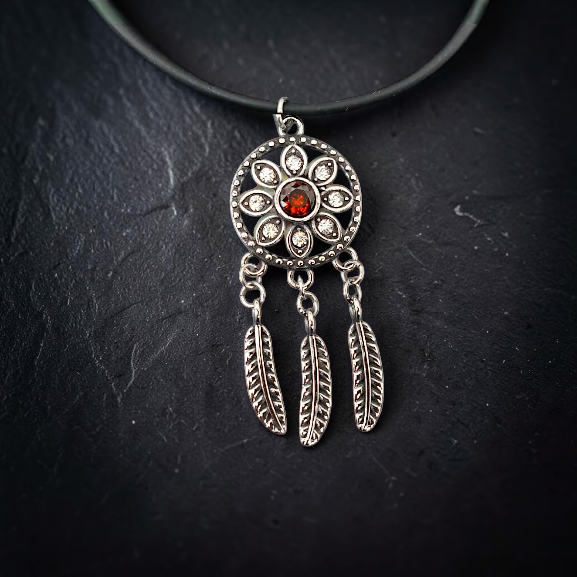 Traumfänger Anhänger mit roten und weißen Zirkonia aus Edelstahl Dreamcatcher