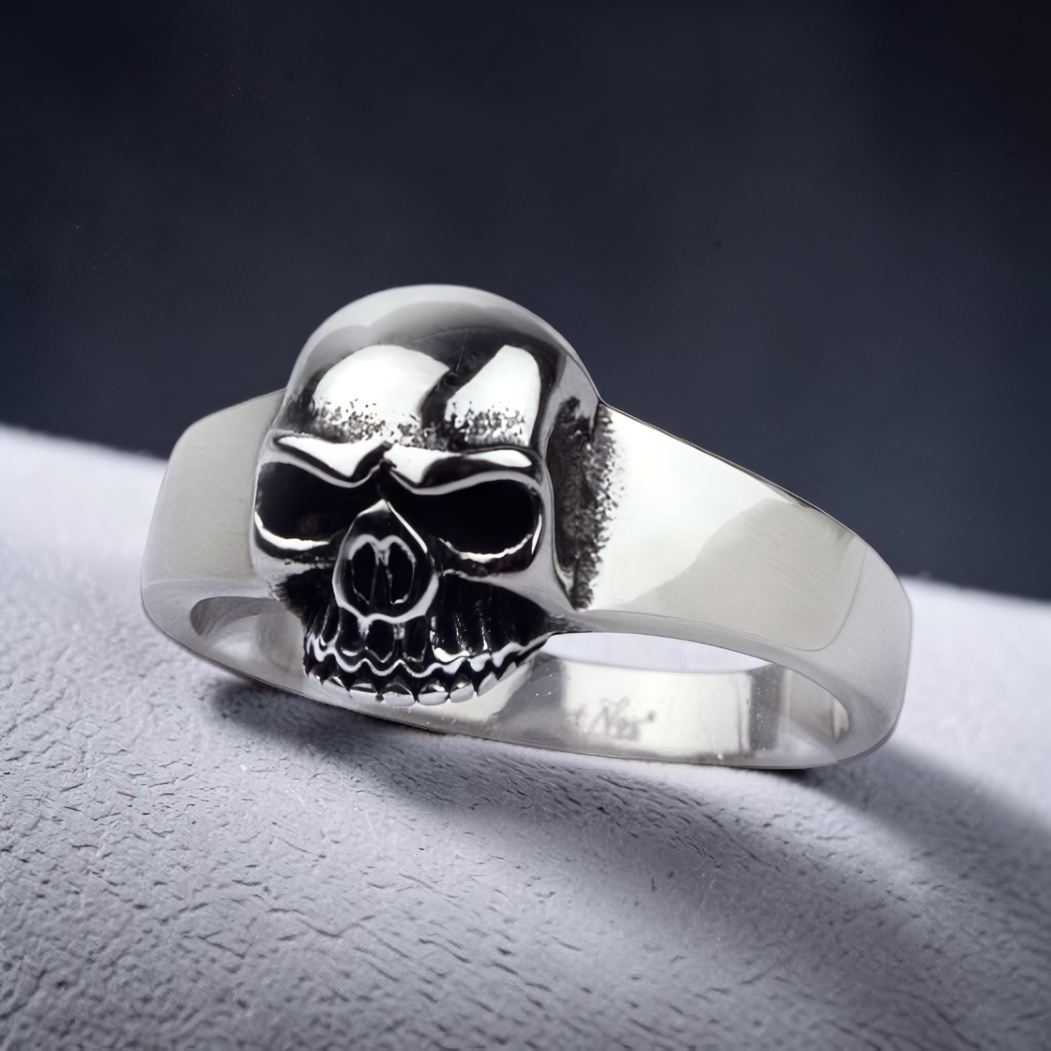 Ring Small Skull aus Edelstahl – Toms-Silver Schmuck