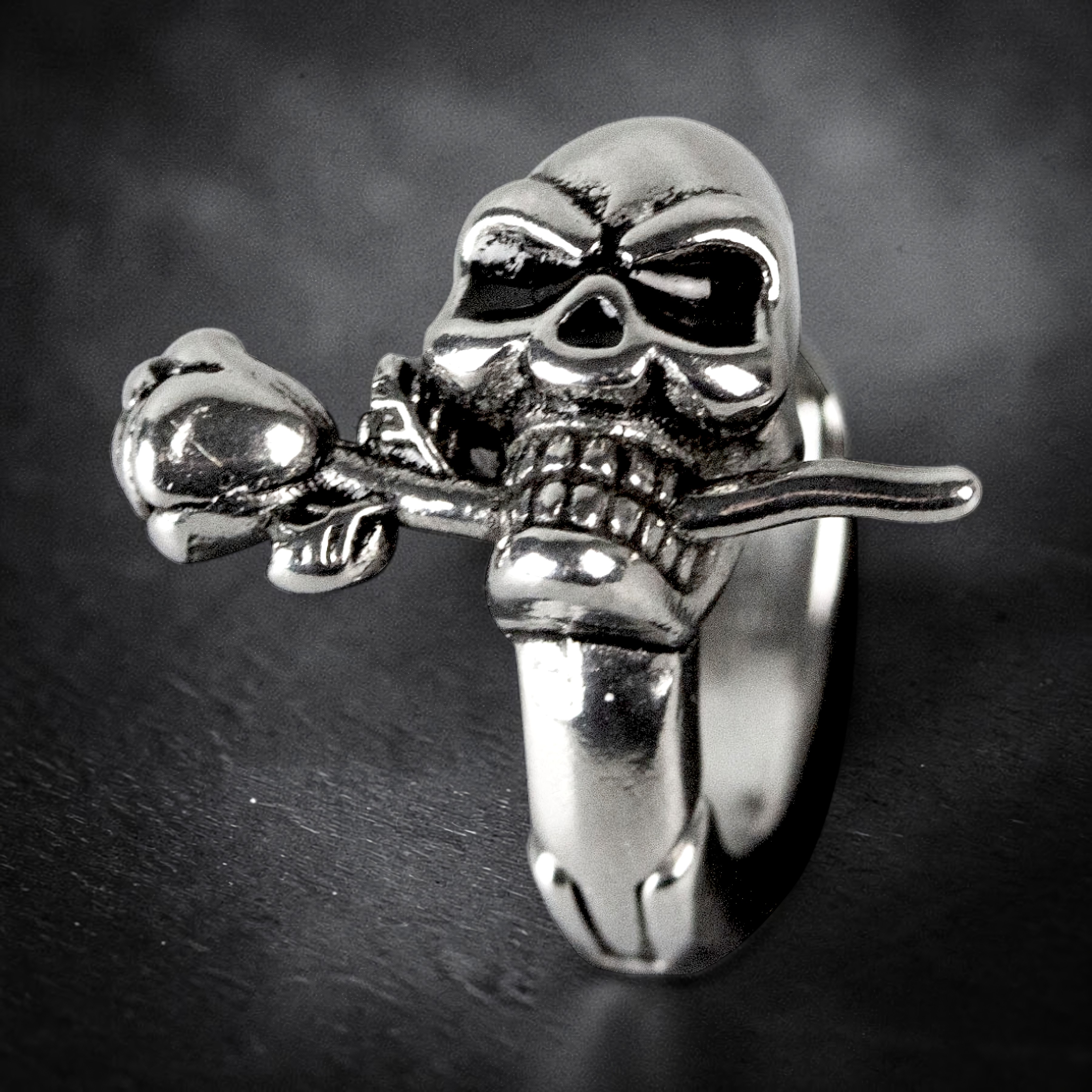 Ohrringe Totenkopf mit Rose Edelstahl – weitere Ansicht