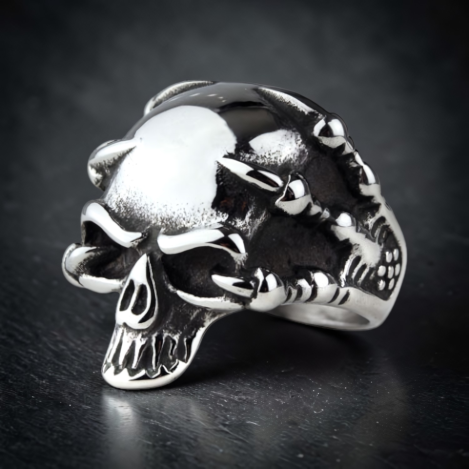 Ring Totenkopf aus Edelstahl – Toms-Silver Schmuck