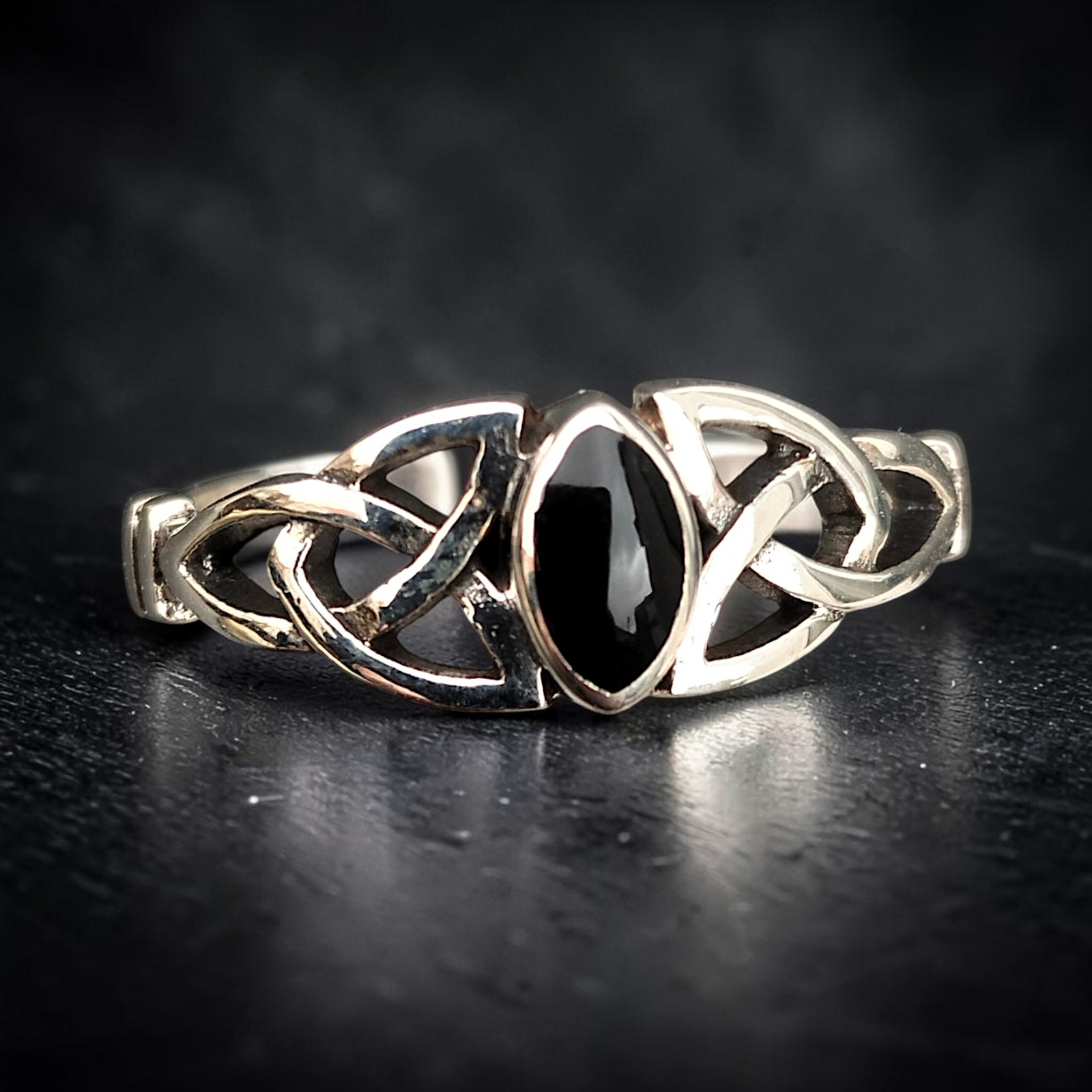 Ring Fine Celtic aus 925 Sterling Silber mit schwarzem Onyx