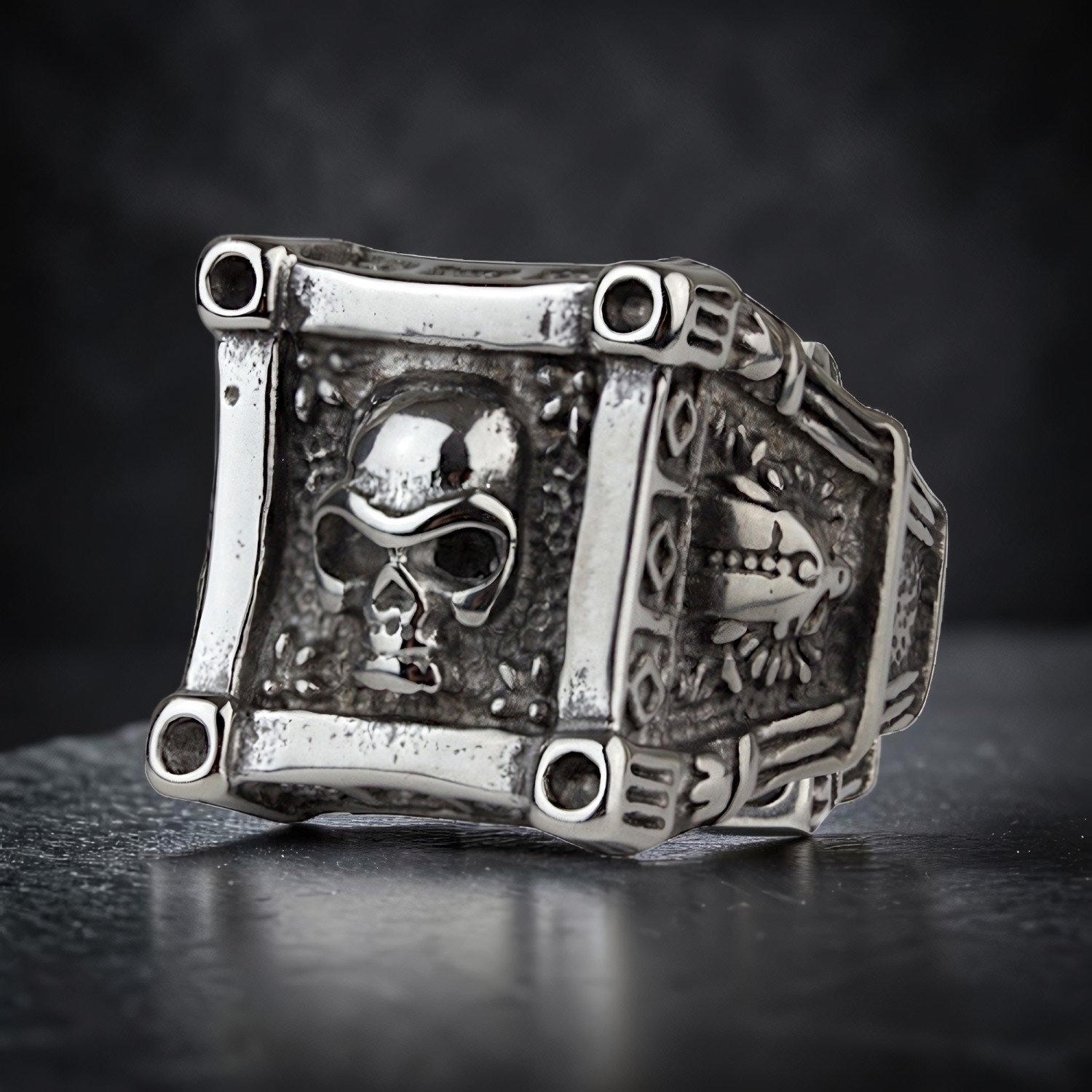 Ring Totenkopf aus Edelstahl – Toms-Silver Schmuck