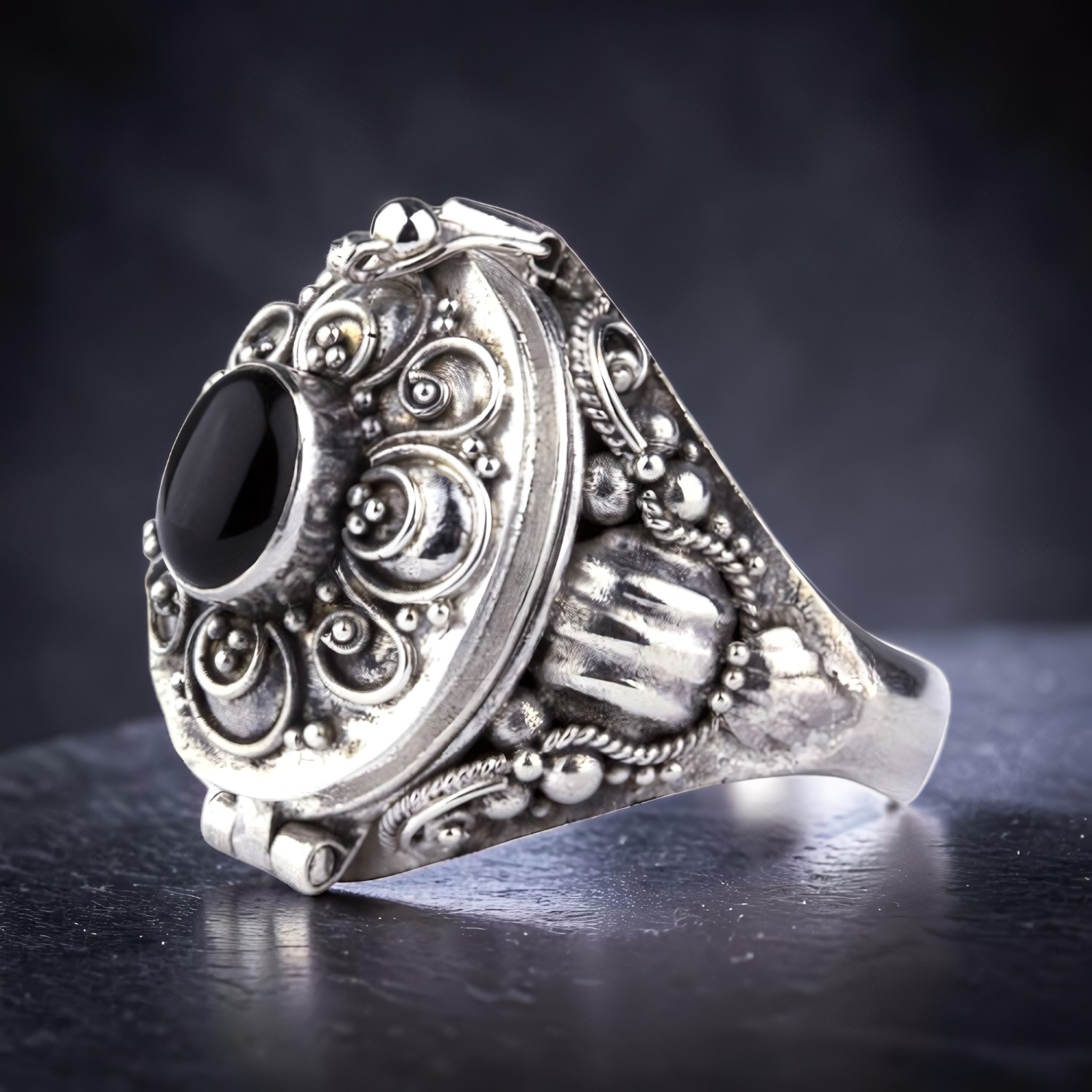 Giftring mit Onyx aus 925 Silber – Toms-Silver Schmuck