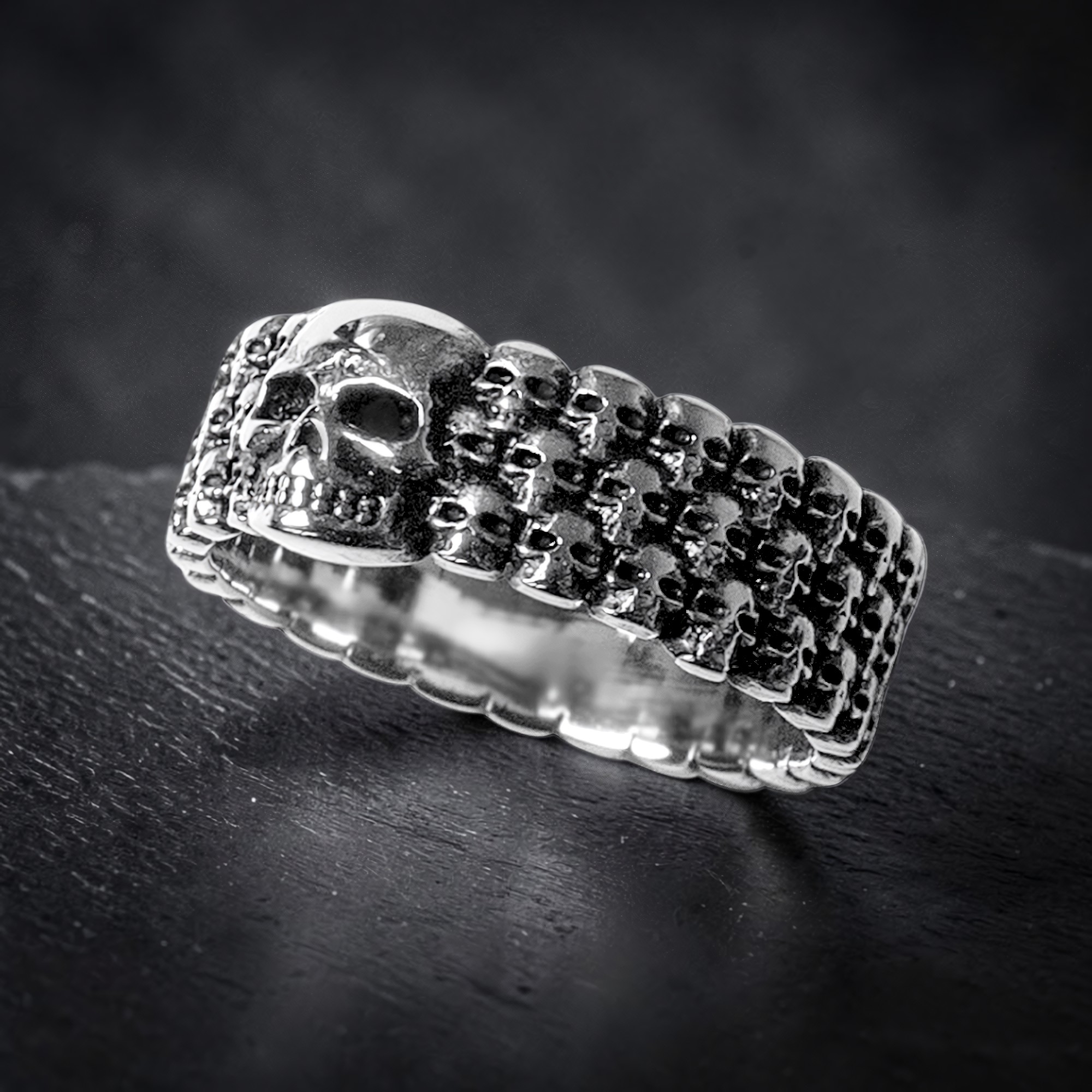 Ring 1000 Skulls aus Edelstahl – Toms-Silver Schmuck