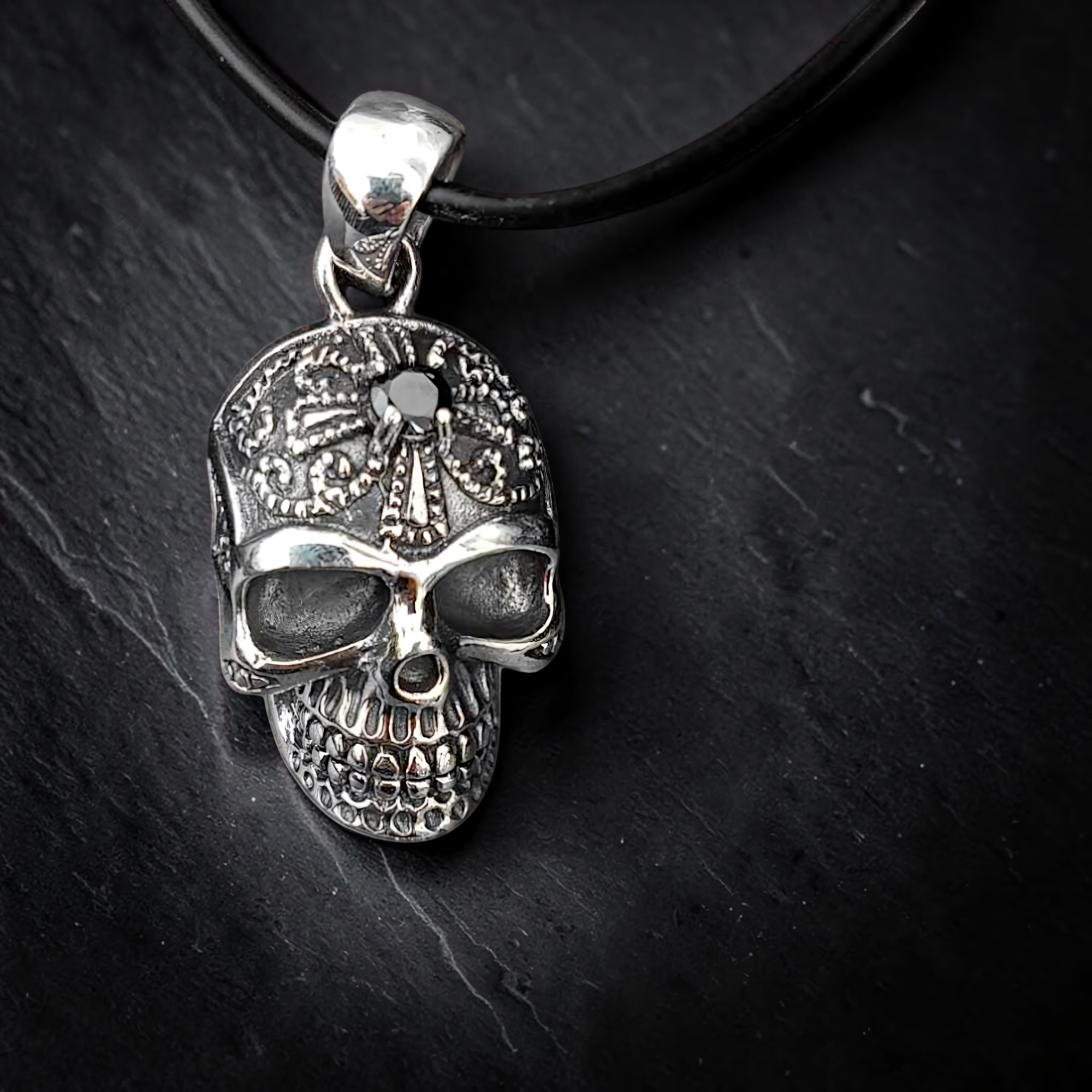 Totenkopf Anhänger Gothic Skull 925 Silber mit schwarzem Stein Zirkonia