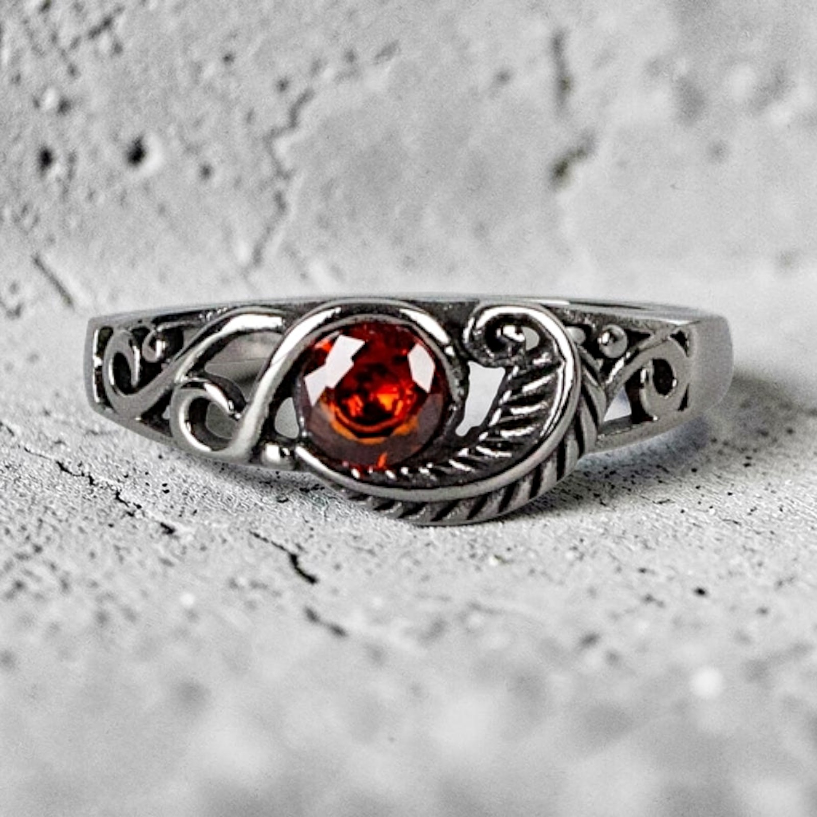 Ring Leave Red aus Edelstahl – Toms-Silver Schmuck