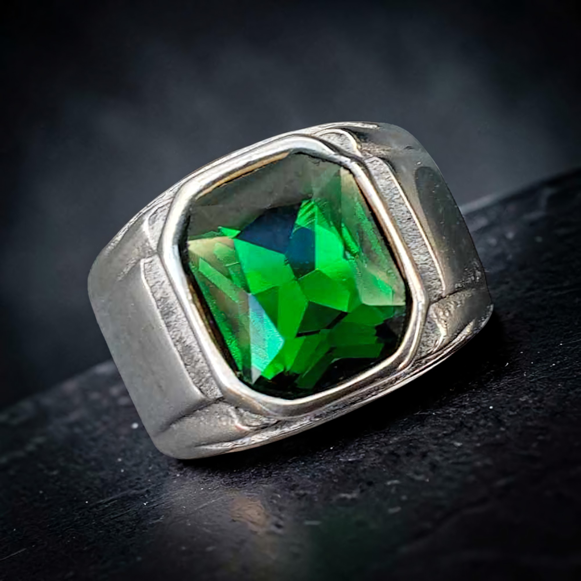 Siegelring silber mit grünem Stein Ring aus Edelstahl mit Zirkonia