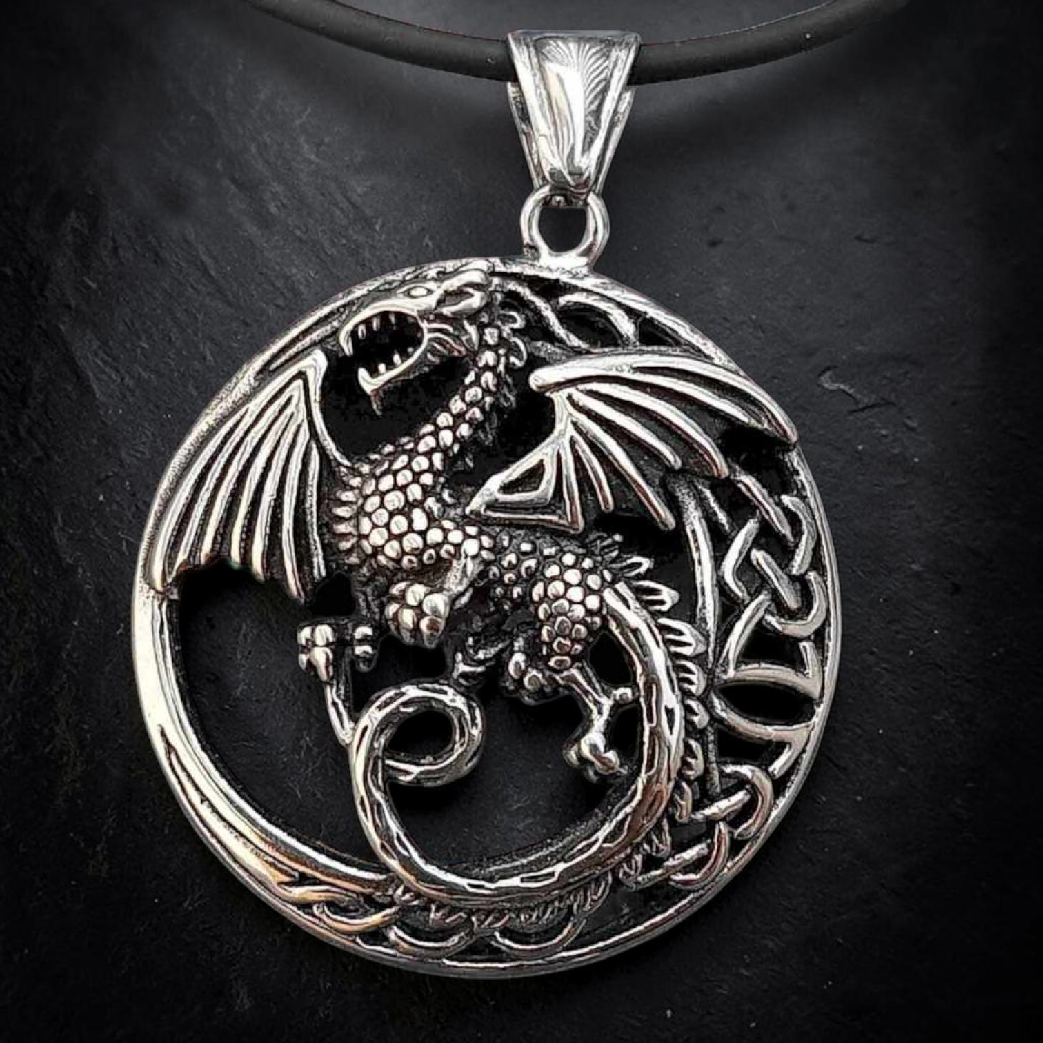 Anhänger Drachen mit keltischen Knoten Drachen-Amulett aus Edelstahl