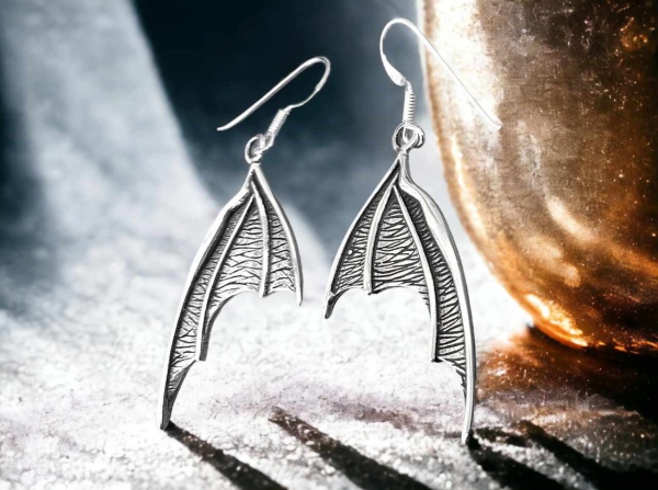 YAFEINI Fledermaus Halskette 925 Sterling Silber – Mit Rubin, Gothic Schmuck Für Halloween