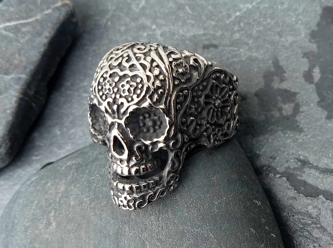 Produktbild von Vva-adorno Slberrng Herren Rng Lucky Drezehn 13 Totenkopf Skull Bones Siegelring Daumenring 925 Sterlingsilber Sr23